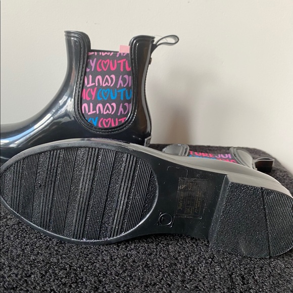 Juicy Couture Romance Black Heart Graffiti Boots - Picture 4 of 10